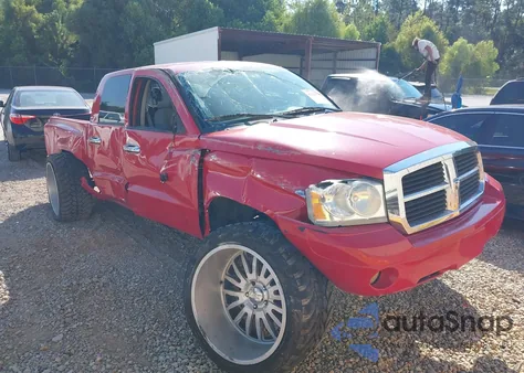2007 Dodge Dakota Slt z USA, uszkodzony, nr VIN 1D7HE48K47S127579